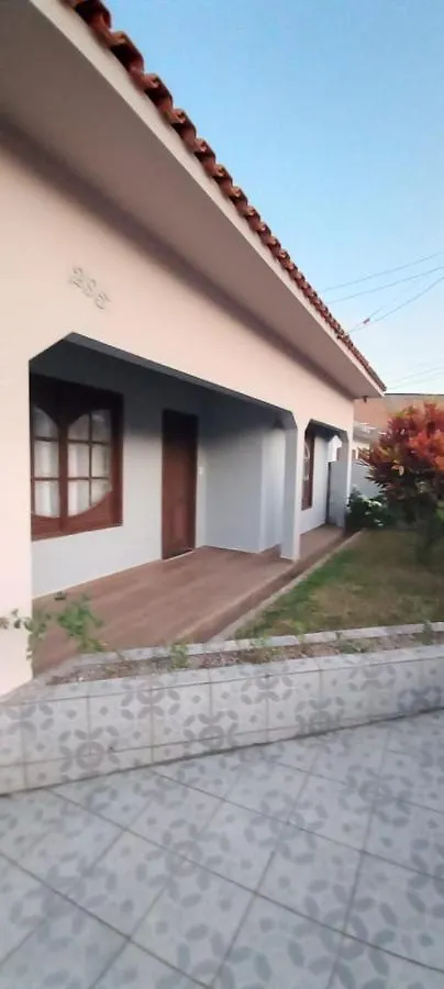 Villa Casa Grande à Imbituba  Hébergement de vacances Imbituba (Santa Catarina)